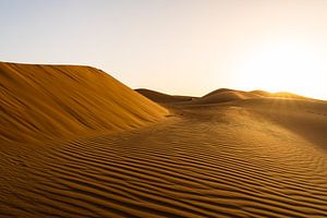 Lever de soleil dans le désert sur Jeroen Kleiberg