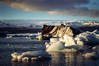 Zonsondergang bij gletsjermeer Jokulsarlon - IJsland