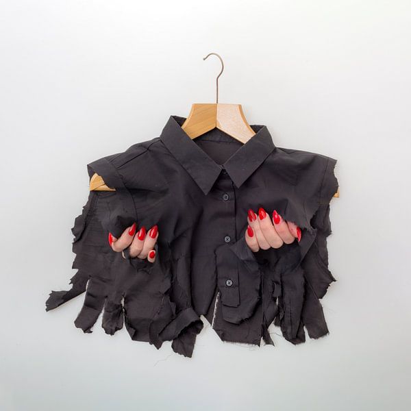 Tendance de la mode déchirée par Peter Hermus