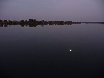 'Volle maan', Zambezi river- Zambia van Martine Joanne