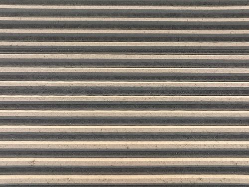 Gecultiveerde grond voor het planten van gewassen op een akker