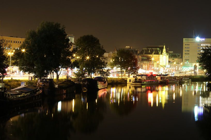 Groningen's station in de avond by Merjan Merjan
