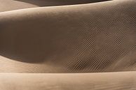 Abstraktes Foto einer Sanddüne in der Wüste | Iran von Photolovers reisfotografie Miniaturansicht