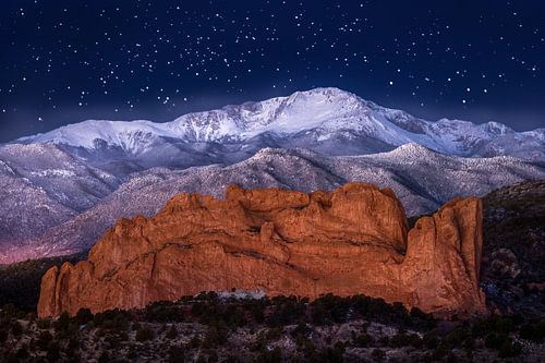 Pikes Peak Photo und Garden of the Gods in einer sternenklaren Winternacht