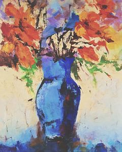 Blaue Vase mit Blumen