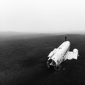 Iceland aircraft wreck by Micha Tuschy