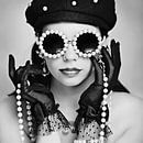 Lady in pearls in black and white van ArtStudioMonique thumbnail