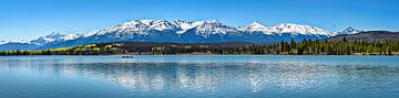 Kayaking on the lake, Jasper National Park, Canada by Rietje Bulthuis