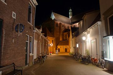Korte Kerkstraat in Harderwijk tijdens de avond