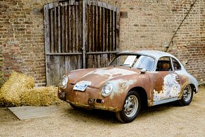 Porsche 356 voiture de sport trouvée dans une grange avec beaucoup de patine sur Sjoerd van der Wal Photographie