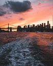 Spektakulärer Sonnenuntergang über der Brooklyn Bridge, New York von Michiel Dros Miniaturansicht