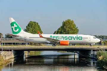 Transavia Boeing 737-800 passagiersvliegtuig. van Jaap van den Berg