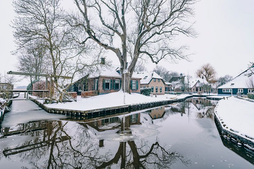 Winter in Dwarsgracht bij Giethoorn met de beroemde kanalen van Sjoerd van der Wal Fotografie