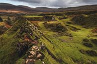 Die magischen Hügel des Fairy Glen auf der Isle of Skye, Schottland von Paul van Putten Miniaturansicht