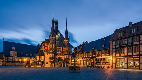 Le célèbre hôtel de ville de Wernigerode, Harz, Saxe-Anhalt, Allemagne. sur Henk Meijer Photography