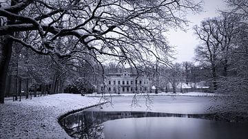 Nienoord Castle Leek in snow in black and white