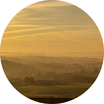 Zonsopkomst bij Epen in Zuid-Limburg van John Kreukniet