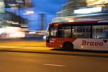 Bus in Eindhoven vastgelegd door panning van Daphne Dorrestijn
