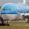 KLM Boeing 777-200 passagiersvliegtuig. van Jaap van den Berg