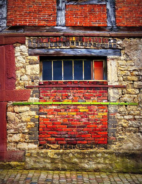 Wonky Wall (Wall and bricks red and yellow) by Caroline Lichthart