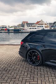Audi RS4 ABT in einem Hafenbereich von Sebastiaan van 't Hoog