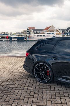 Audi RS4 ABT in een Havenachtig Gebied van Sebastiaan van 't Hoog