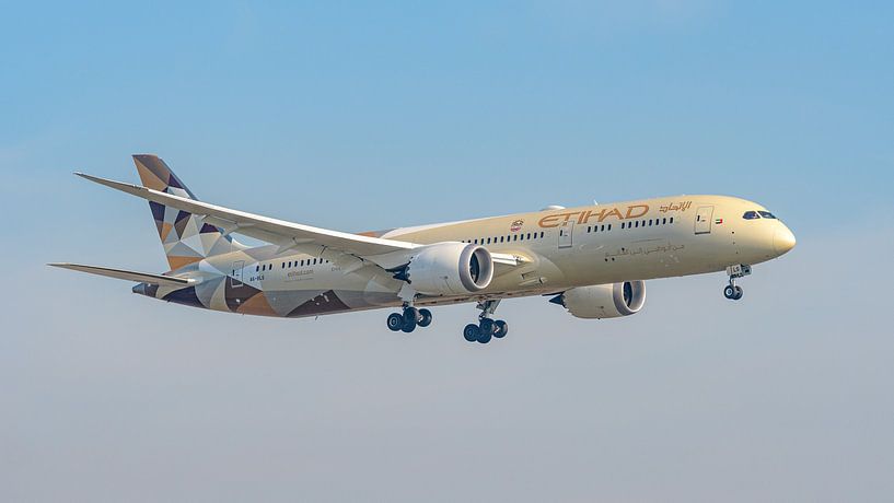 Etihad Airways Boeing 787-9 Dreamliner. by Jaap van den Berg