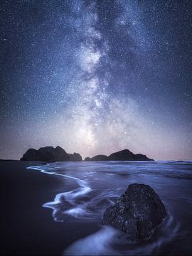 A starry night on the Oregon coast by Daniel Gastager