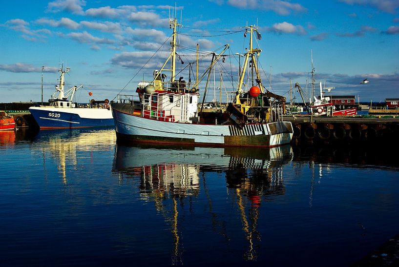 Fishing boat by Norbert Sülzner
