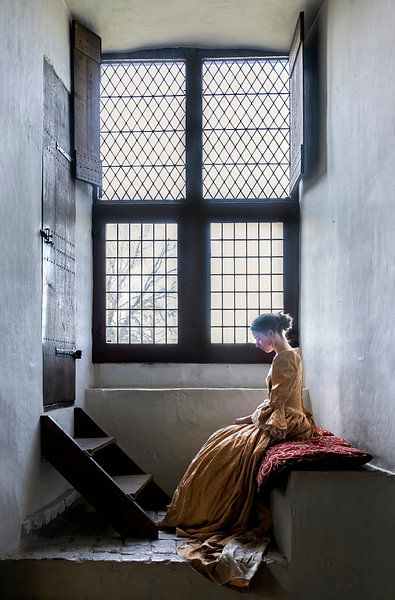 Lady of the castle in a melancholic mood van Affect Fotografie