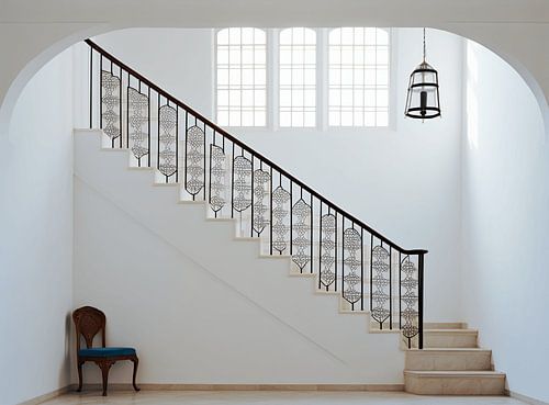 Classic Steps in Perfect Balance with Elegance
