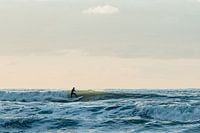 Golfsurfer in Aktion bei Midsland aan Zee