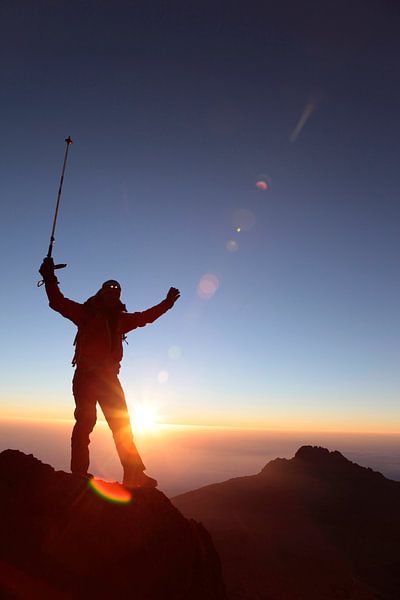 Bergsteiger am Kilimanjaro von Menno Boermans