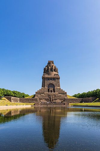 Gezicht op het Monument van de Volkerenslag in de stad Leipzig