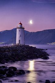Hogstein lighthouse in winter, Godøy, Ålesund, Norway by qtx