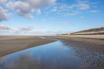 Hollandse wolken strand Ameland van Anja Brouwer Fotografie