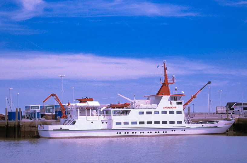 spiekeroog 1 in Neuharlingersiel van Photoart-Naegele