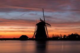 Rottemeren - Silhouet molen bij zonsopkomst van Leo Kramp Fotografie