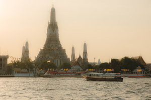 Wat Arun dans la lumière dorée du soir