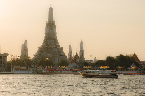 Wat Arun in het gouden avondlicht