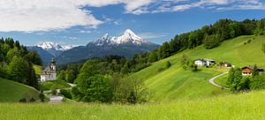 Kirche vor Watzmann in Berchtesgaden