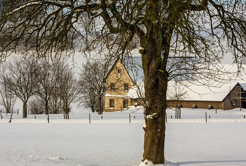 Boerderij Bulkem in de sneeuw bij Simpelveld