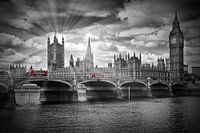 LONDEN Westminster Bridge met rode bussen