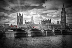 LONDRES Pont de Westminster avec bus rouges