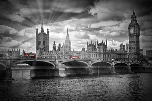 LONDON Westminster Bridge mit roten Bussen von Melanie Viola