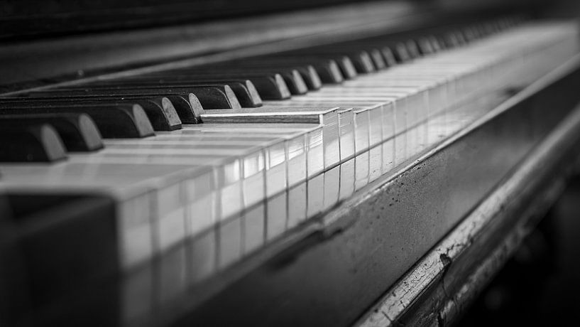 My old piano by Hans van der Grient