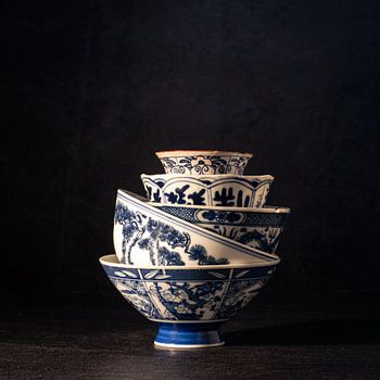 Stilleven, not perfect. Sweet Petit, Chinese kommen gestapeld