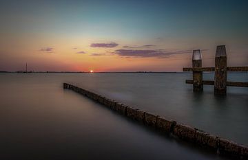 Zonsondergang Markermeer van Mario Calma