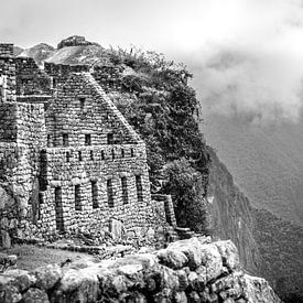 Machu Picchu in de wolken van Mark Thurman