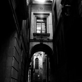 Narrow alley in Barcelona von Cathy Janssens